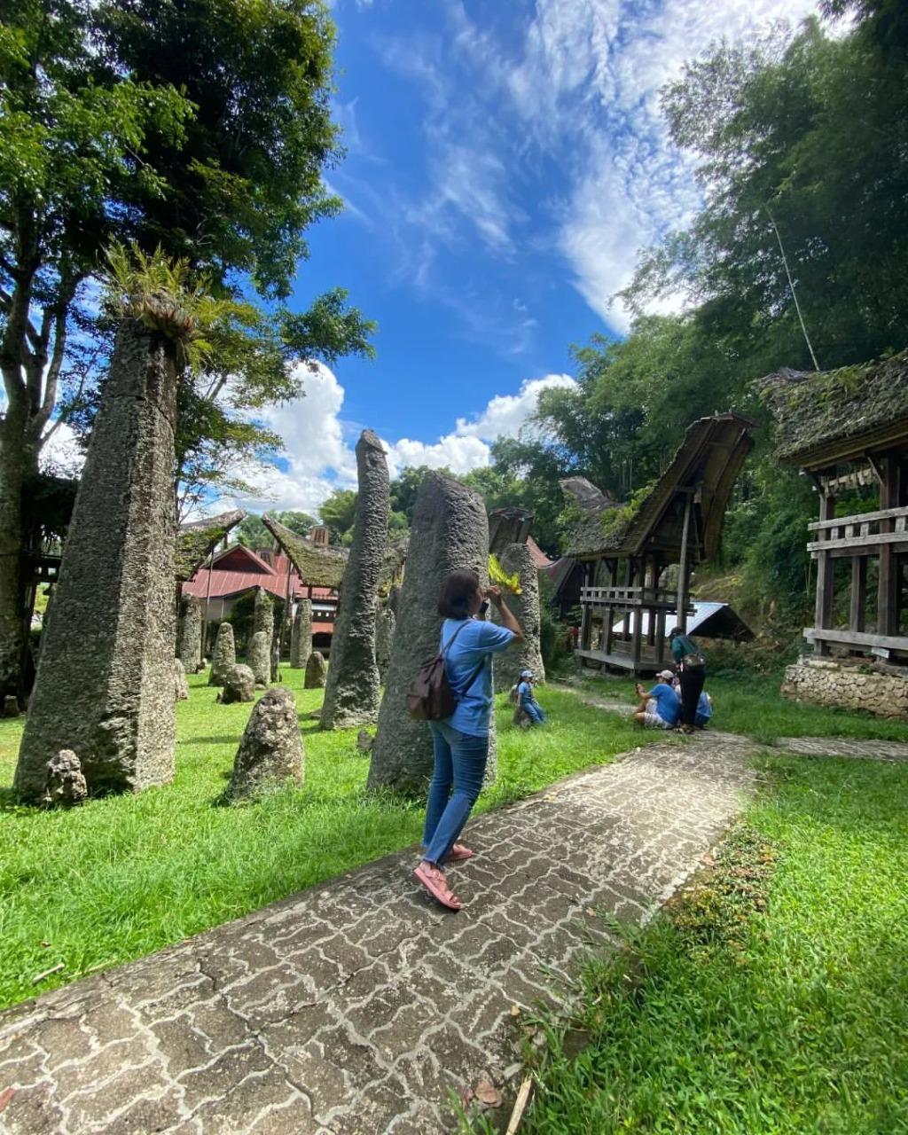 Rante Kalimbuang Bori, Situs Batu Berdiri seperti Stonehenge