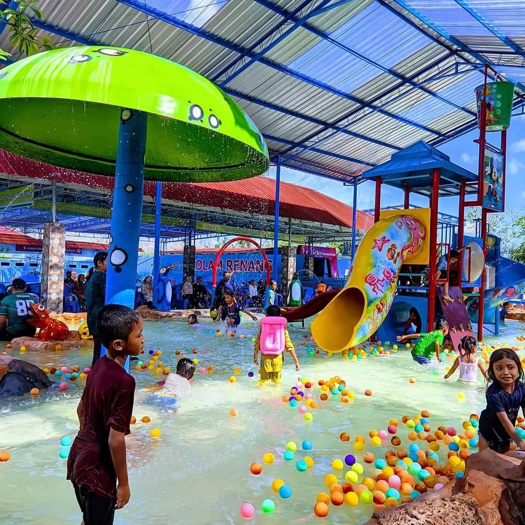 Kolam Renang Puri Berlian Park